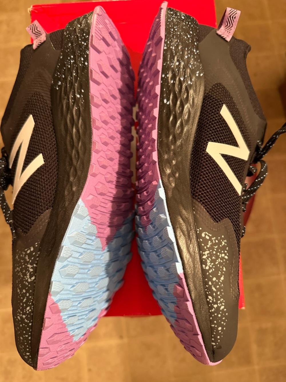 NWT - New Balance - Trail Running 11B - Picture 2 of 9